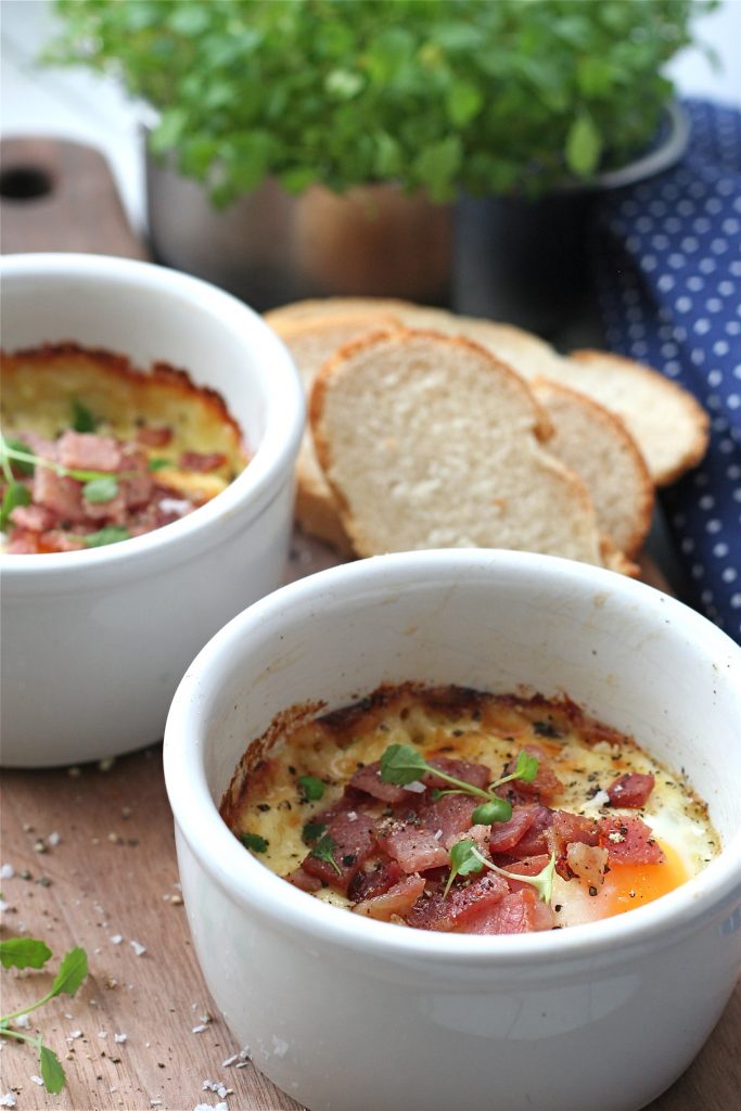 baked eggs bacon gruyere