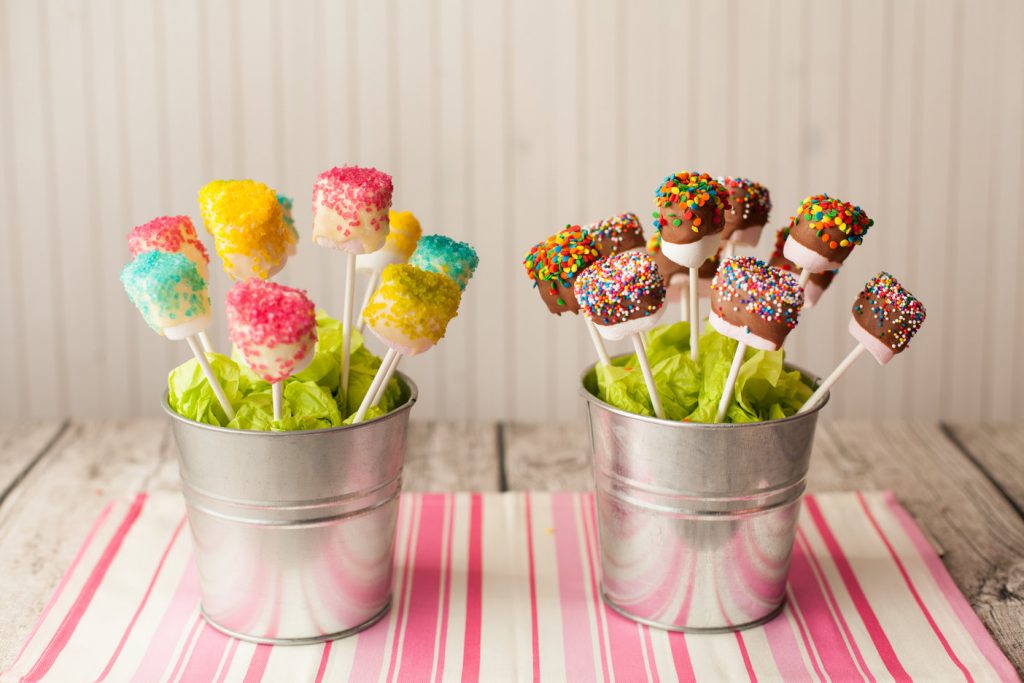 Chocolate dipped marshmallows for kids birthday parties