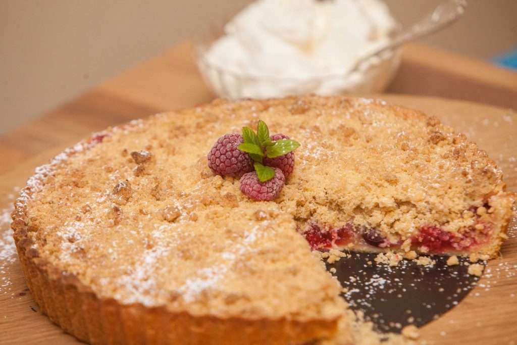 chef edward hayden apple and mixed berry crumble recipe