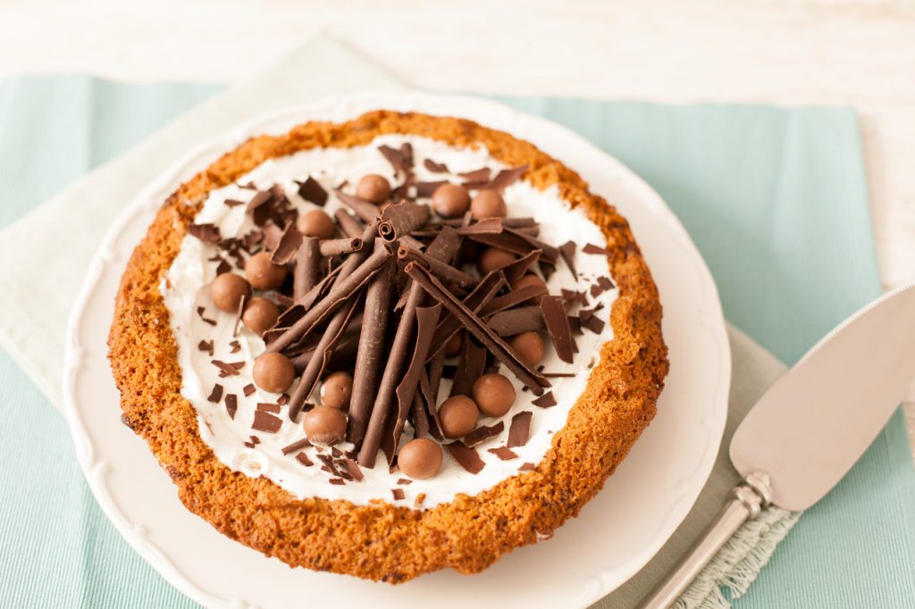 chocolate_vanilla_icecream_pie_