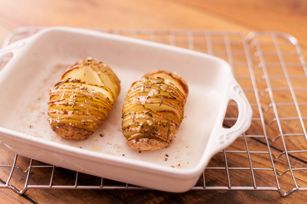 hasselback_potatoes