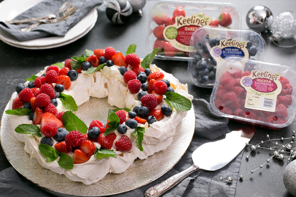 Christmas berry pavlova_wreath_