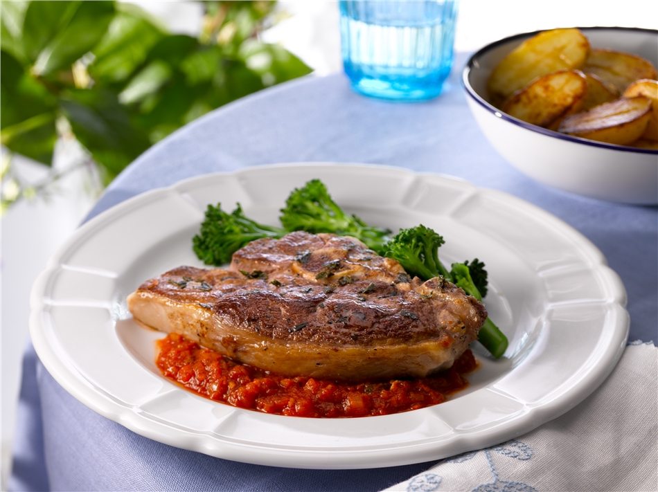 Lamb-Chops-with-Tomato-and-Smoked-Paprika-Sauce I Love Cooking