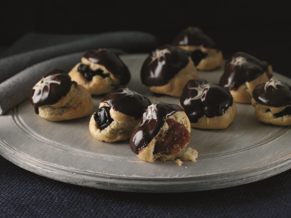 chocolate_and_caramel_choux_bites