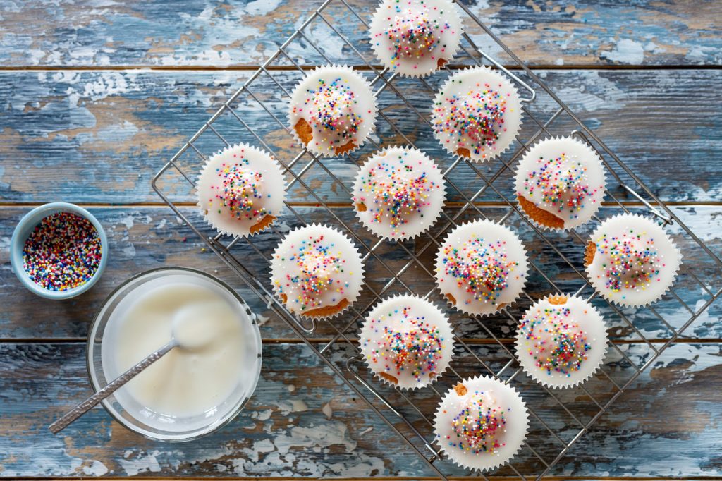 fairy cakes, iced buns, cupcakes, vanilla buns, I love cooking, irish recipe website