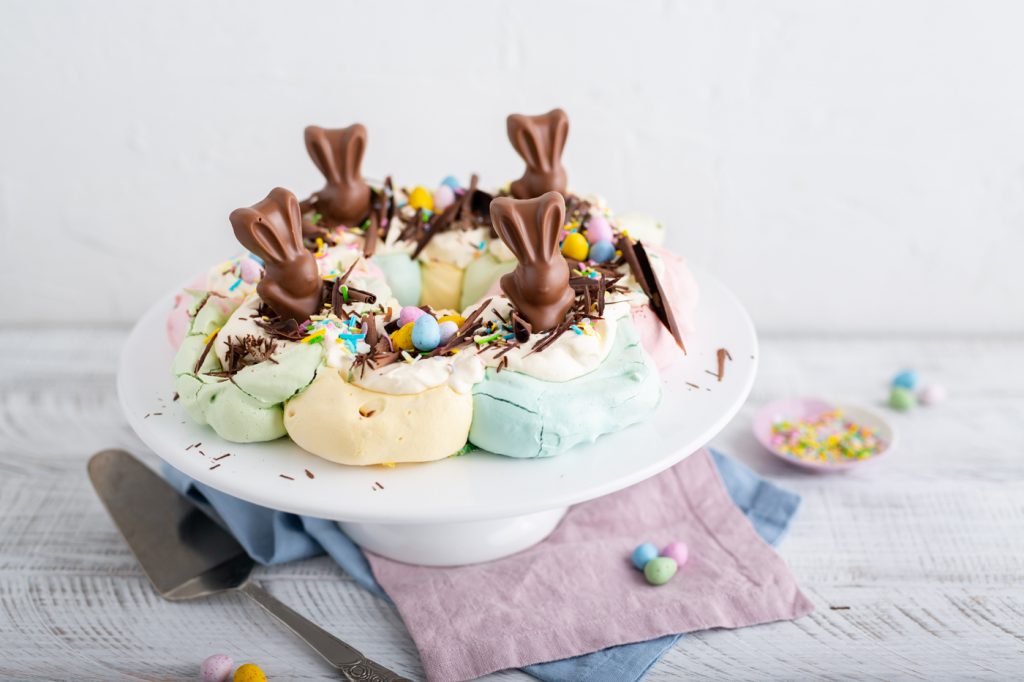 Easter Pavlova Wreath, pavlova wreath, how to make pavlova, meringue, baking