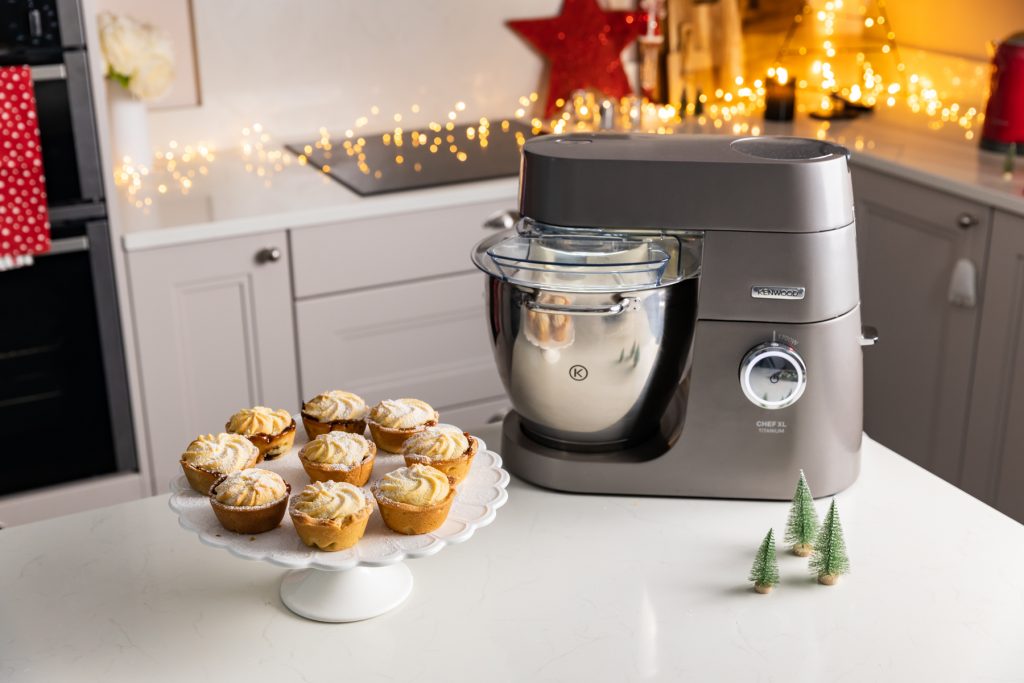 Viennese whirl mince pies