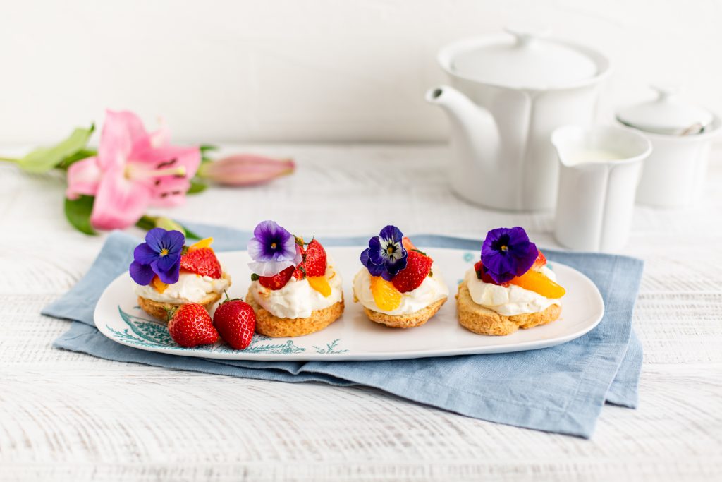 Buttermilk scones with Pimms marinated strawberries