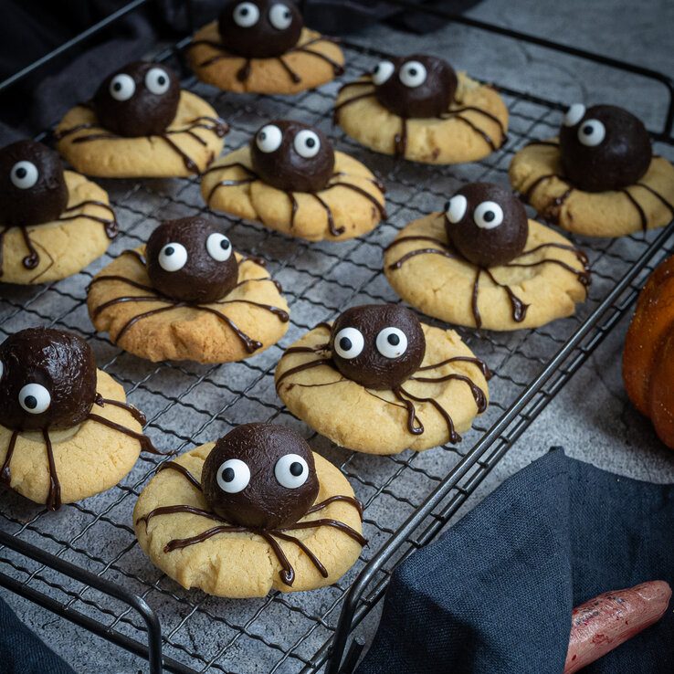 Shane Smith Spider Cookies, Halloween Cookies, Gem Spider Cookies